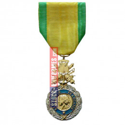 Coupe de ruban NEUF 14 cm x 28 mm pour la médaille de Crimée. 